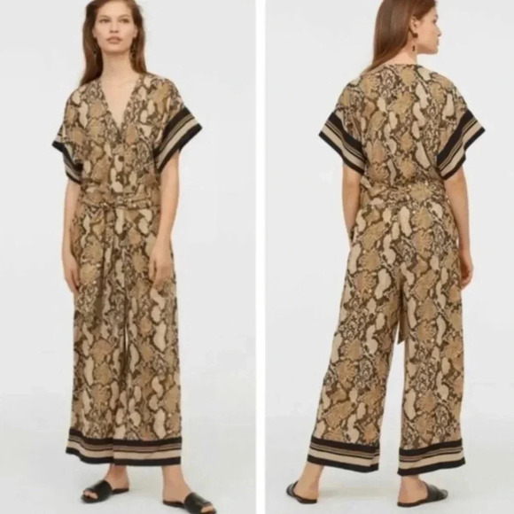 🔥HOST PICK🔥H&M/ 💰2 FOR $10💰 🐍 Snakeskin print 🐍 jumpsuit/ Size US 0 - Picture 2 of 15